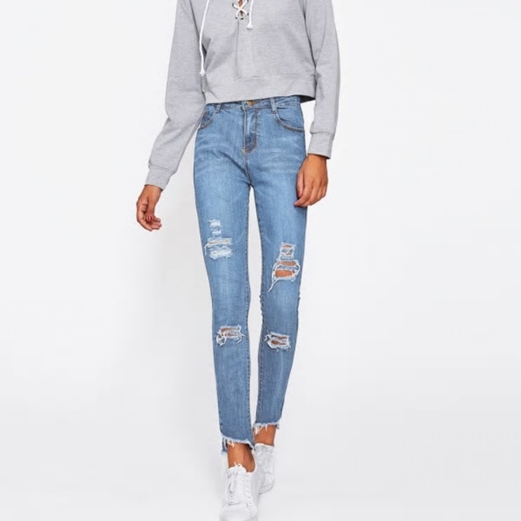 Denim - high waisted jeans ripped light wash frayed hem